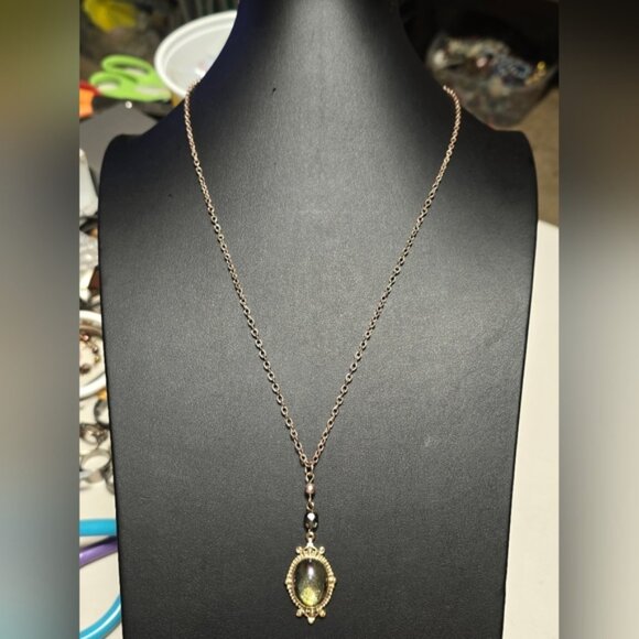 Gold Tone Necklace with Dangle Pendant - Picture 2 of 3